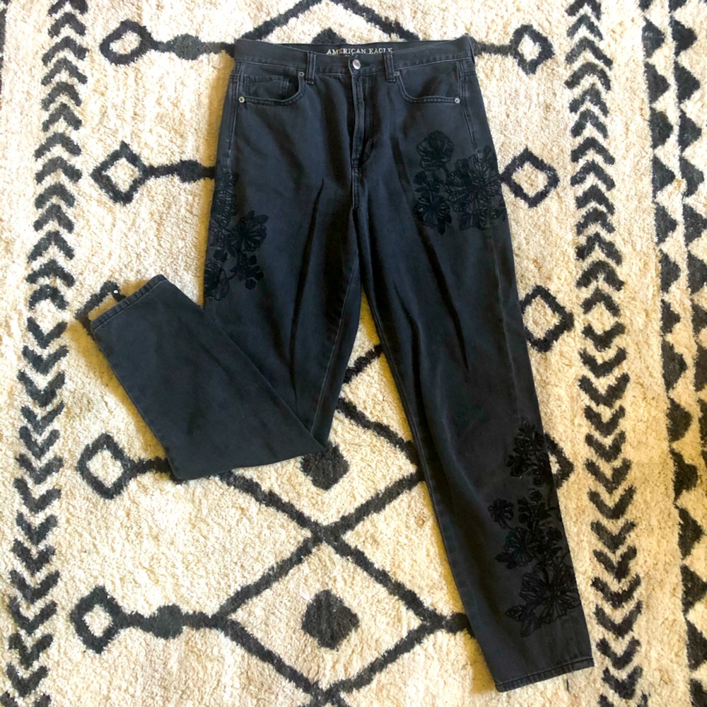 Floral Embroidered Mom Jeans